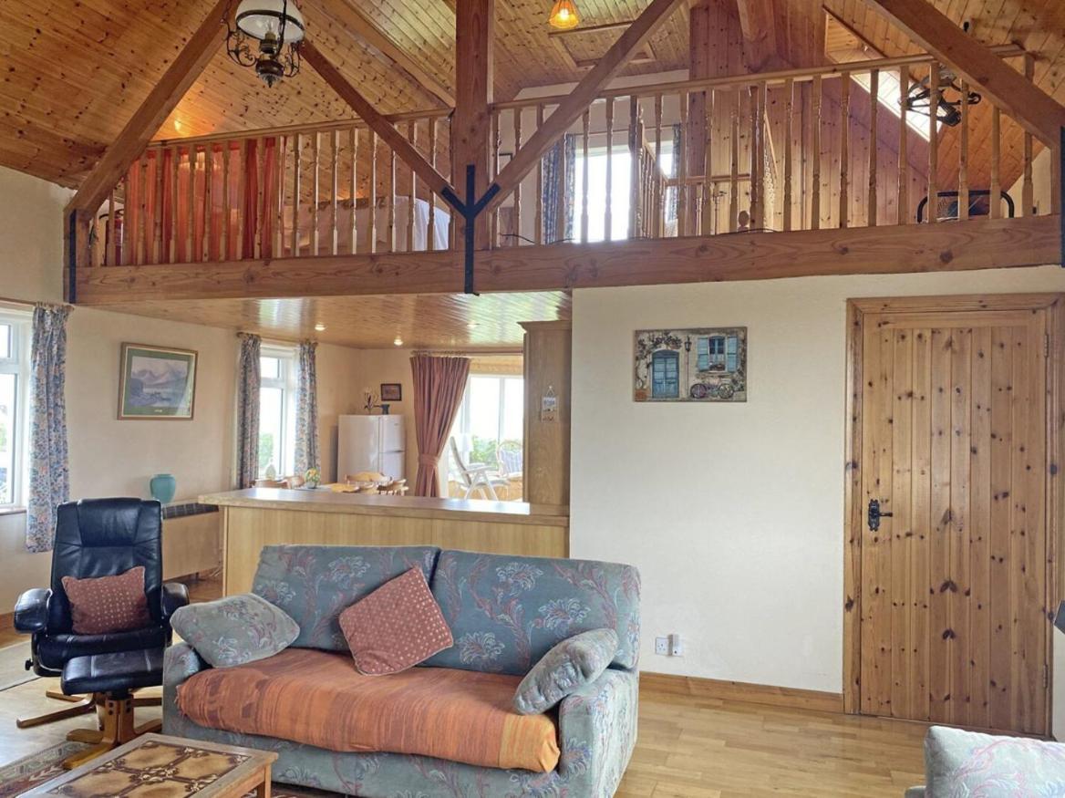 Lands End Cottage - Connemara Aughrus More エクステリア 写真